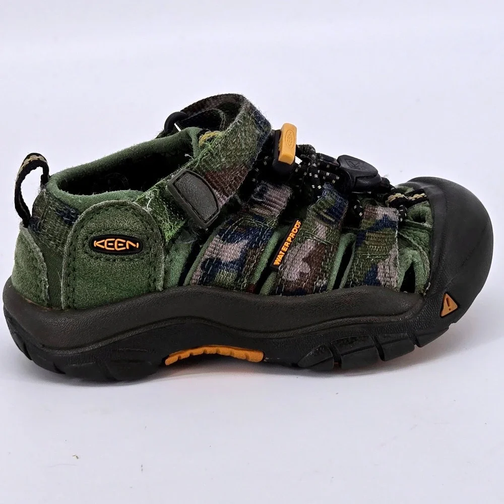 KEEN Newport H2 Camo Waterproof Hiking Sandals Green Brown Toddler Kids Size 8